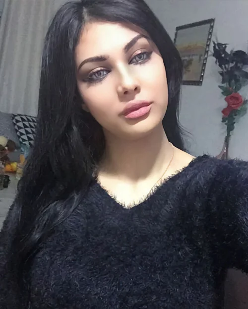 Pakistani massage centre therapist